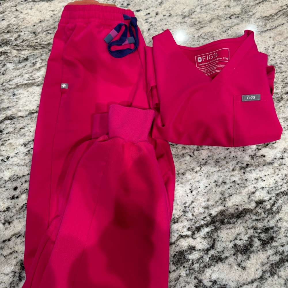 Excellent preloved Figs ultra Rose set